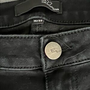 1822 Denim Black Jeans